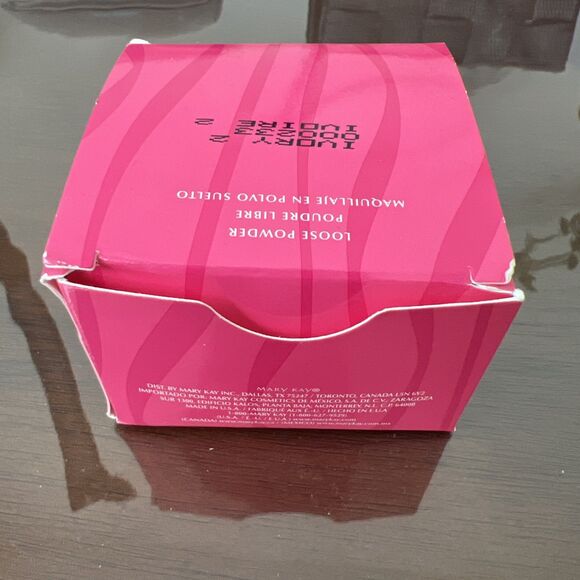 Mary Kay Signature Loose Powder Ivory 2 ~ #000233 .74 oz ~ New Old Stock - Picture 4 of 6